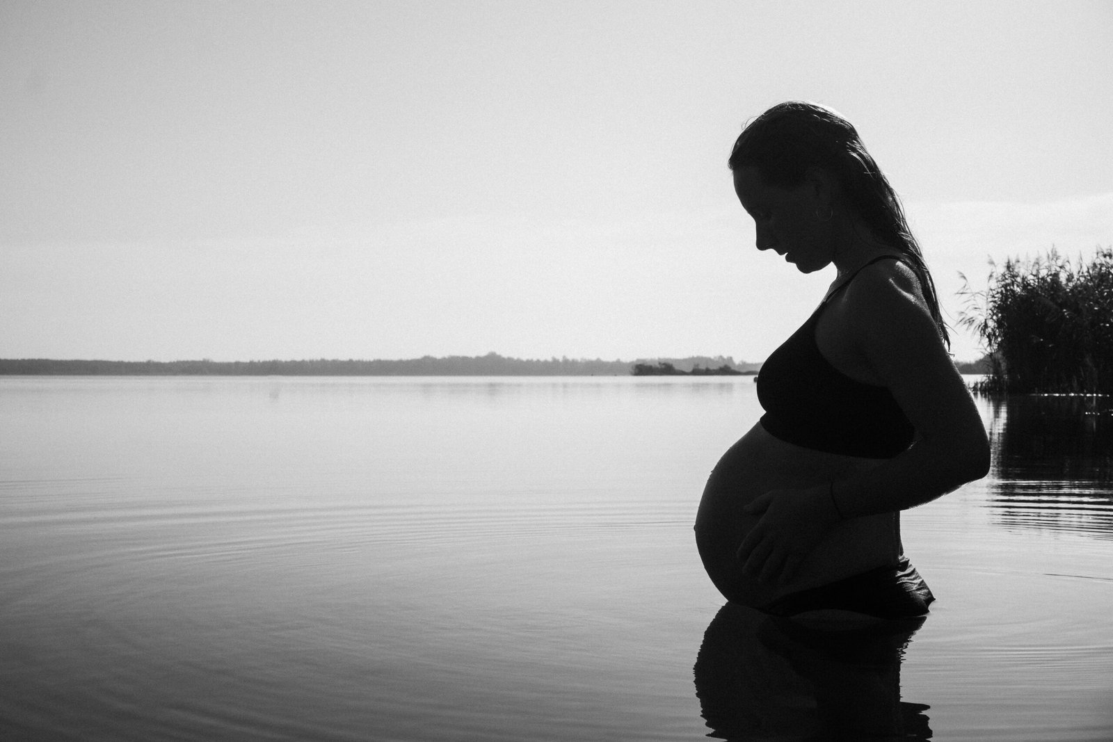glowing pregnancy photography ideas

